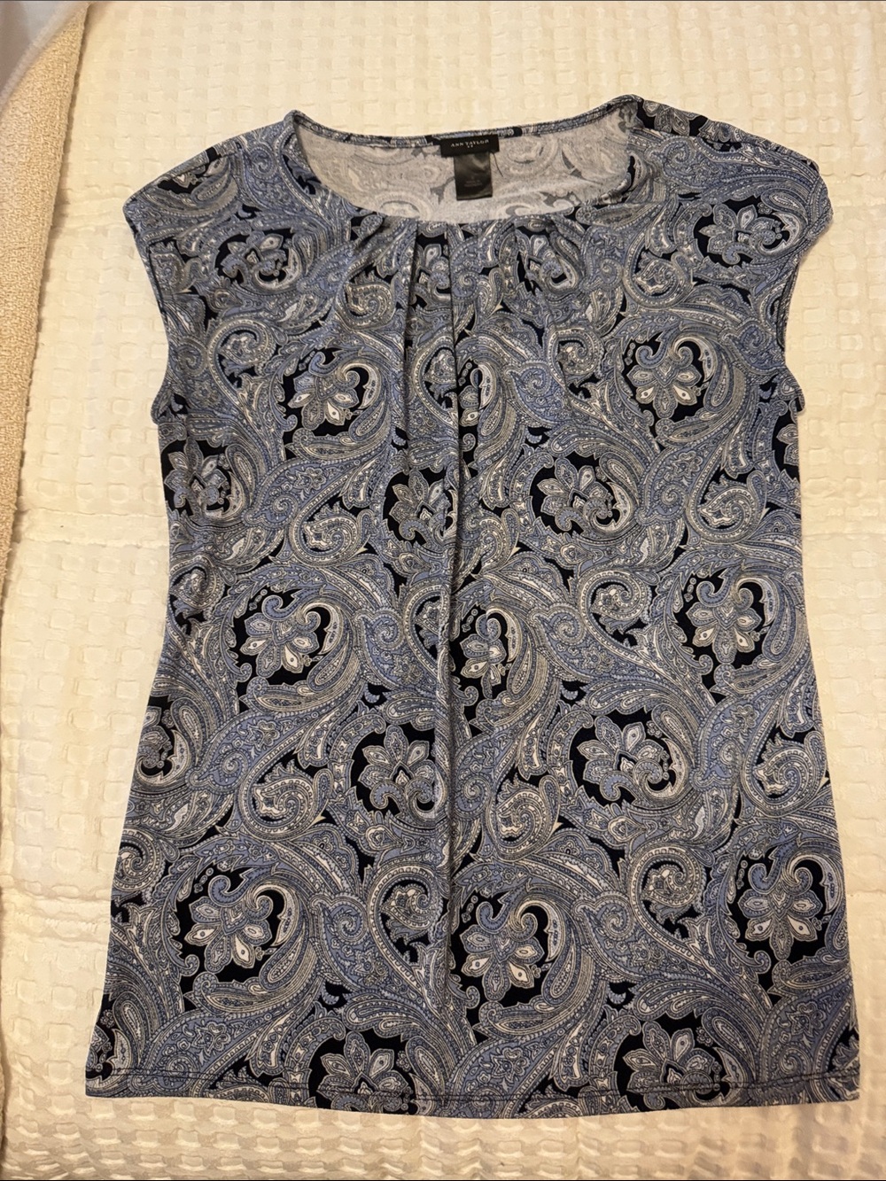 Ann Taylor Navy and Light Blue Paisley Sleeveless Top